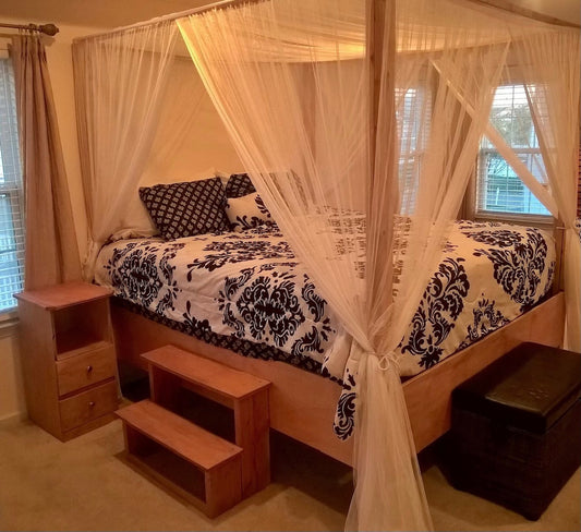 King Canopy Set with Nightstands , Dresser & Steps